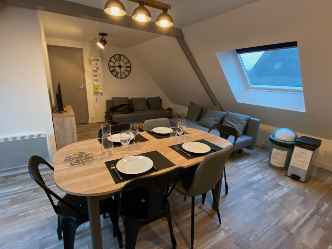 Residence Des 3 Iles, En Plein Centre-Ville, A 5 Min Des Plages, 3 Appartements Neufs Étables Buitenkant foto
